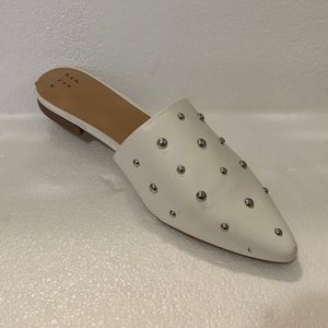 A NEW DAY- WHITE STUD POINT TOE MULE (NEW)